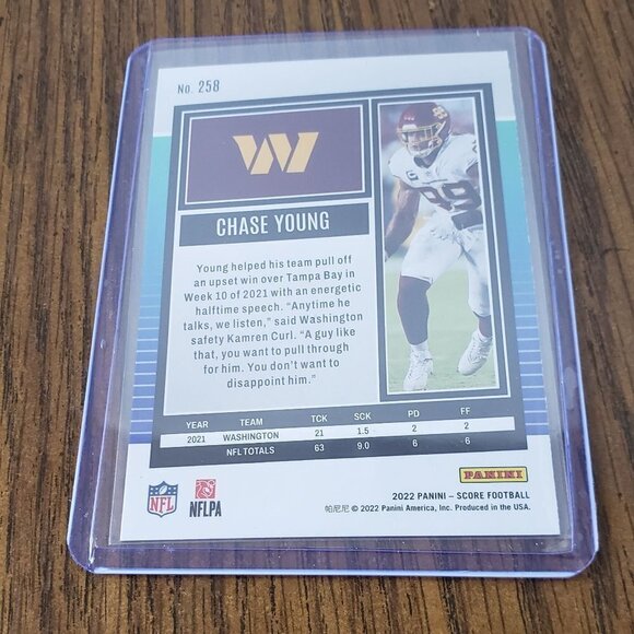 2022 Score Football Chase Young Base Red #258 Washington Commanders - Picture 3 of 3